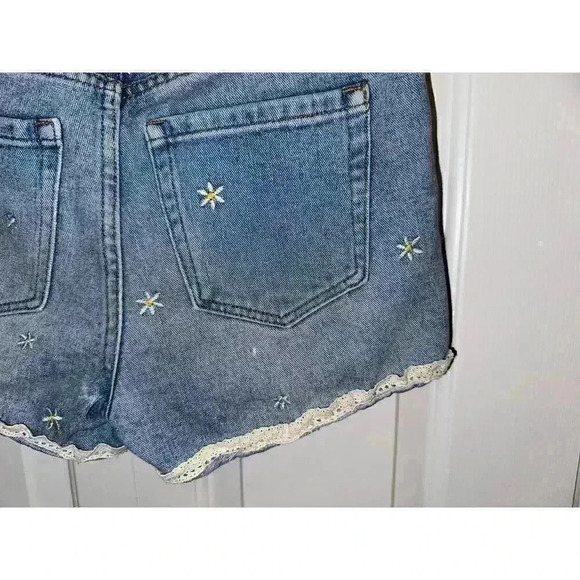 Daisy Embroidered Denim Shorts - Picture 3 of 5